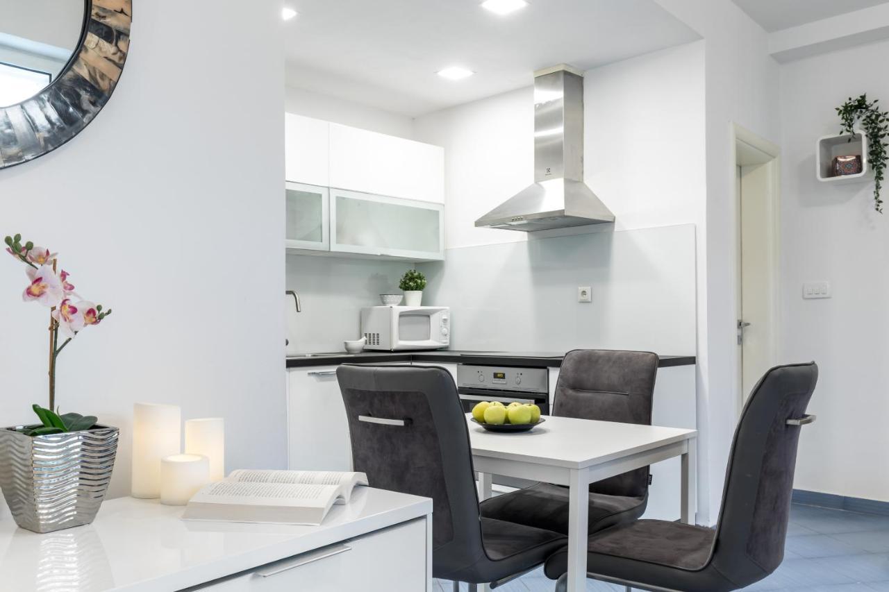 Charming Apartment สปลิท ภายนอก รูปภาพ
