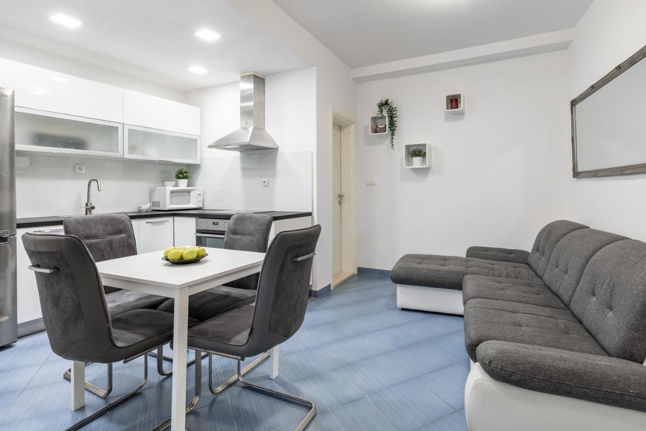 Charming Apartment สปลิท ภายนอก รูปภาพ
