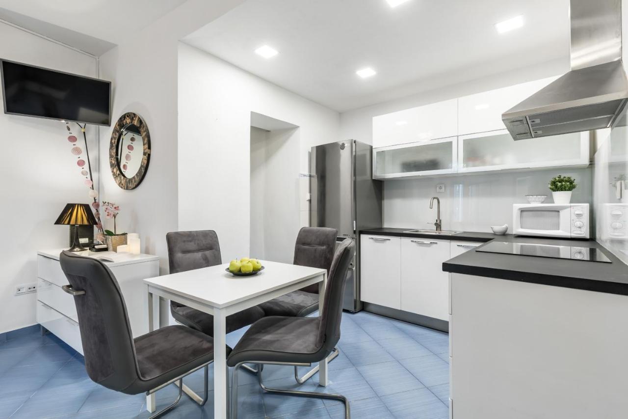 Charming Apartment สปลิท ภายนอก รูปภาพ